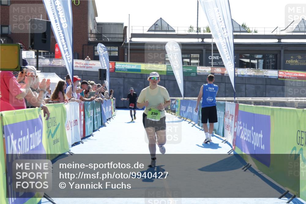 09.08.2026 - GEWOBA Citytriathlon Bremen Yannick Fuchs http://msf.ph/oto/9940427 09.08.2026 15:39:06 Ziel 230 meine-sportfotos.de