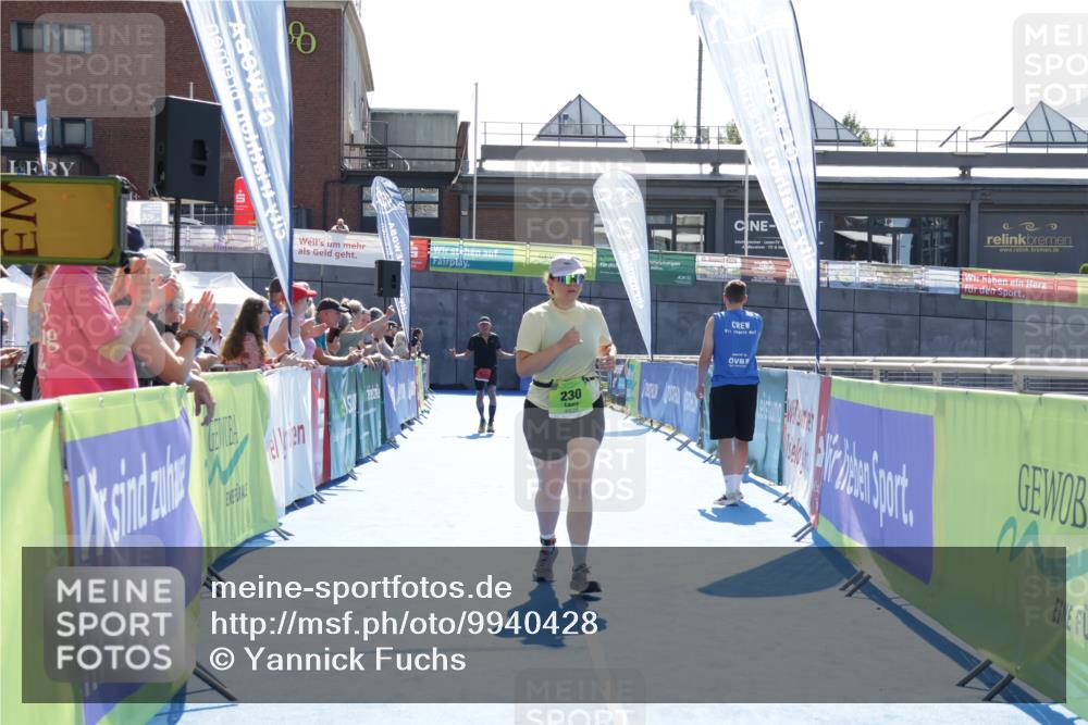 09.08.2026 - GEWOBA Citytriathlon Bremen Yannick Fuchs http://msf.ph/oto/9940428 09.08.2026 15:39:06 Ziel 230 meine-sportfotos.de