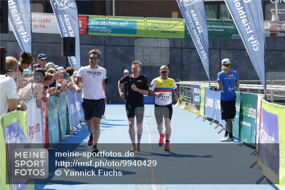 09.08.2026 - GEWOBA Citytriathlon Bremen Yannick Fuchs http://msf.ph/oto/9940429 09.08.2026 13:39:51 Ziel 1110 meine-sportfotos.de