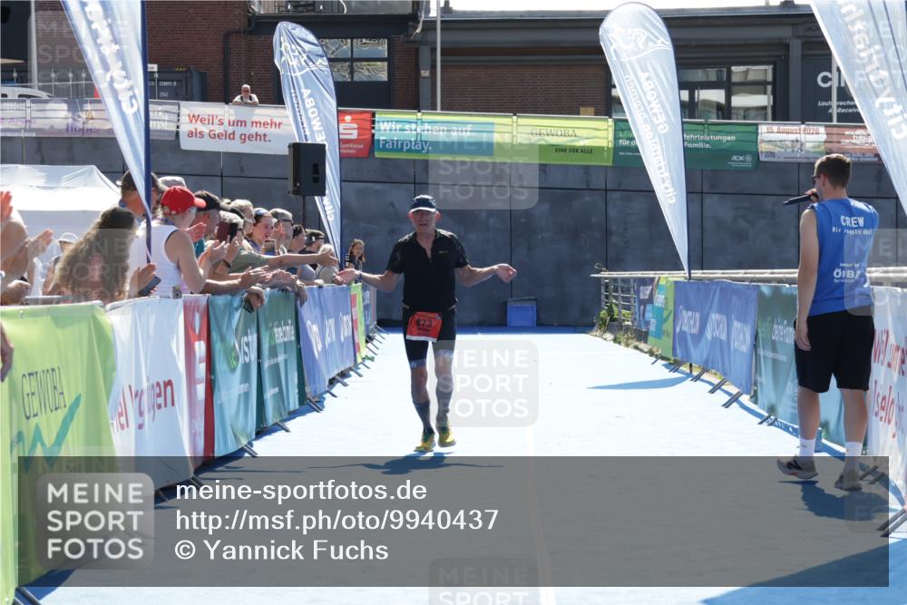 09.08.2026 - GEWOBA Citytriathlon Bremen Yannick Fuchs http://msf.ph/oto/9940437 09.08.2026 15:39:10 Ziel 230, 873 meine-sportfotos.de