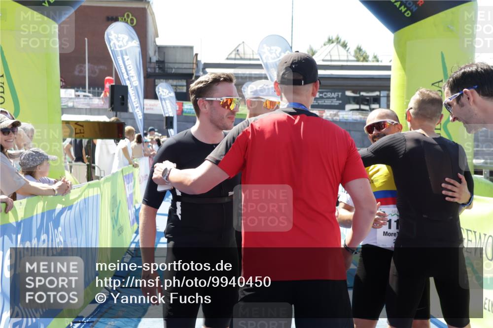 09.08.2026 - GEWOBA Citytriathlon Bremen Yannick Fuchs http://msf.ph/oto/9940450 09.08.2026 13:40:03 Ziel 757 meine-sportfotos.de
