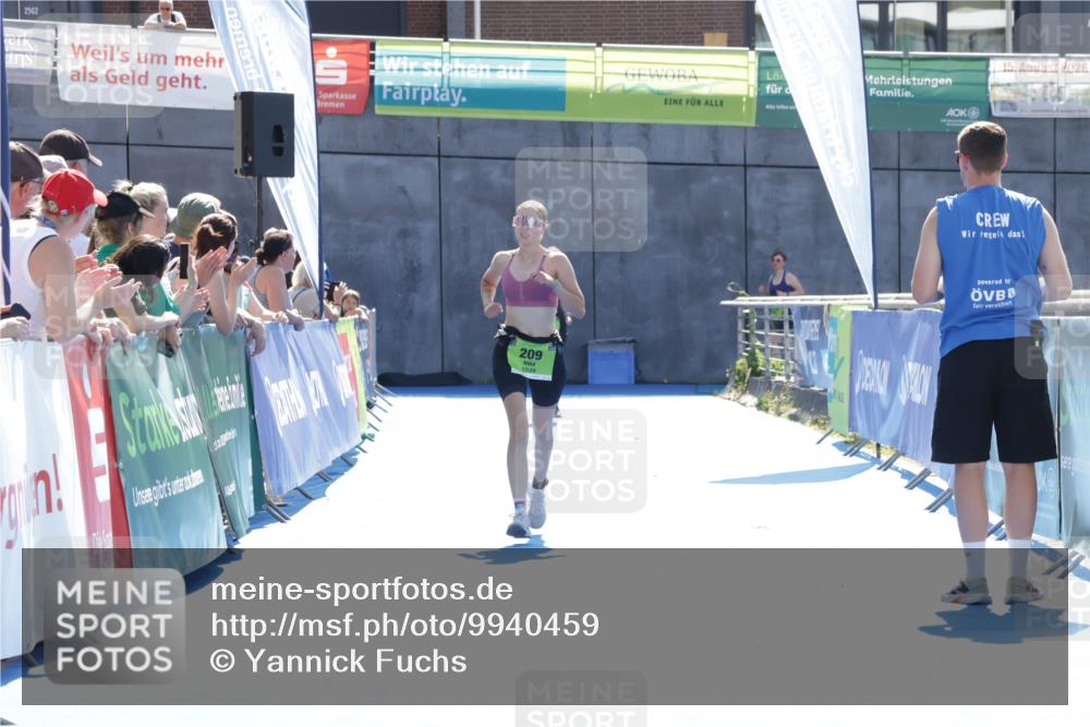 09.08.2026 - GEWOBA Citytriathlon Bremen Yannick Fuchs http://msf.ph/oto/9940459 09.08.2026 15:39:26 Ziel 209 meine-sportfotos.de