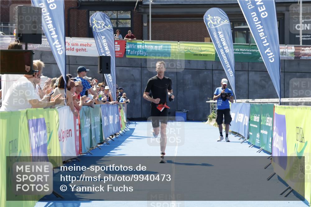 09.08.2026 - GEWOBA Citytriathlon Bremen Yannick Fuchs http://msf.ph/oto/9940473 09.08.2026 13:40:57 Ziel 803 meine-sportfotos.de