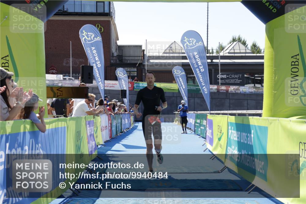 09.08.2026 - GEWOBA Citytriathlon Bremen Yannick Fuchs http://msf.ph/oto/9940484 09.08.2026 13:40:59 Ziel 803 meine-sportfotos.de