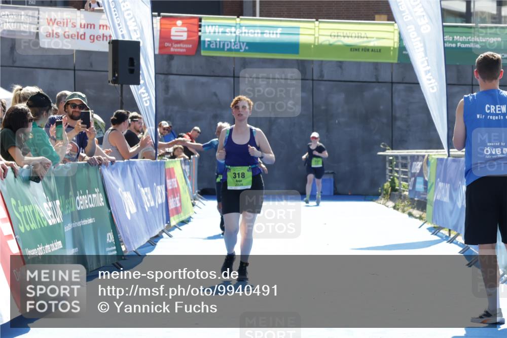 09.08.2026 - GEWOBA Citytriathlon Bremen Yannick Fuchs http://msf.ph/oto/9940491 09.08.2026 15:39:39 Ziel 194 meine-sportfotos.de