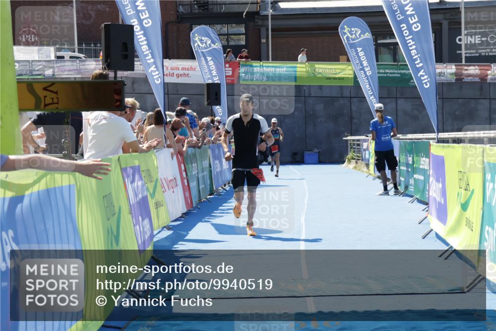 09.08.2026 - GEWOBA Citytriathlon Bremen Yannick Fuchs http://msf.ph/oto/9940519 09.08.2026 13:41:32 Ziel 579 meine-sportfotos.de