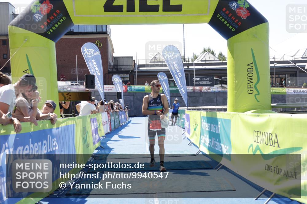 09.08.2026 - GEWOBA Citytriathlon Bremen Yannick Fuchs http://msf.ph/oto/9940547 09.08.2026 13:41:41 Ziel 737 meine-sportfotos.de