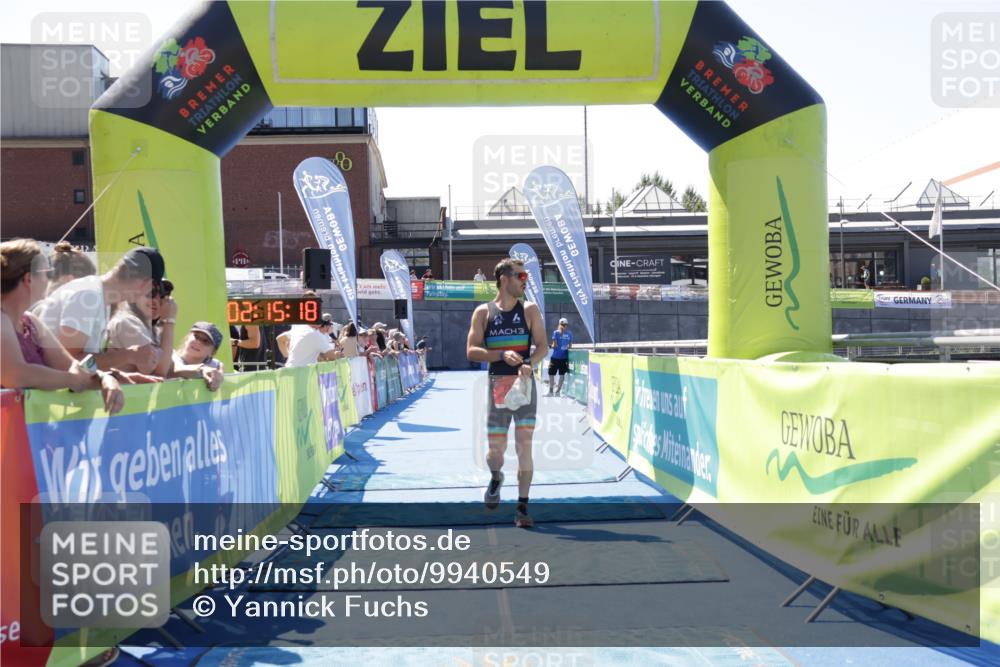 09.08.2026 - GEWOBA Citytriathlon Bremen Yannick Fuchs http://msf.ph/oto/9940549 09.08.2026 13:41:41 Ziel 737 meine-sportfotos.de