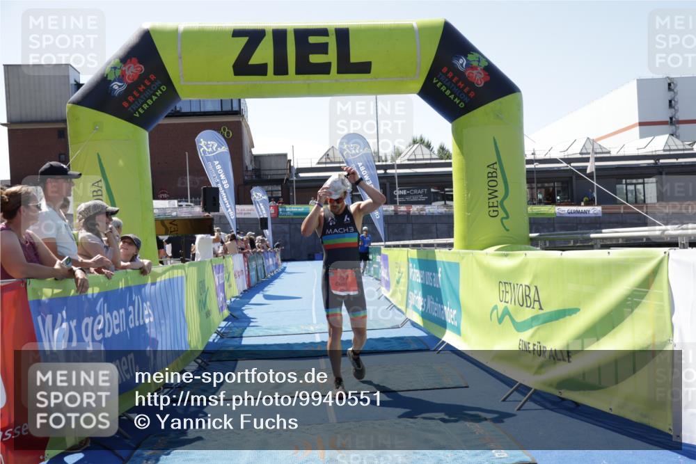 09.08.2026 - GEWOBA Citytriathlon Bremen Yannick Fuchs http://msf.ph/oto/9940551 09.08.2026 13:41:43 Ziel 737 meine-sportfotos.de