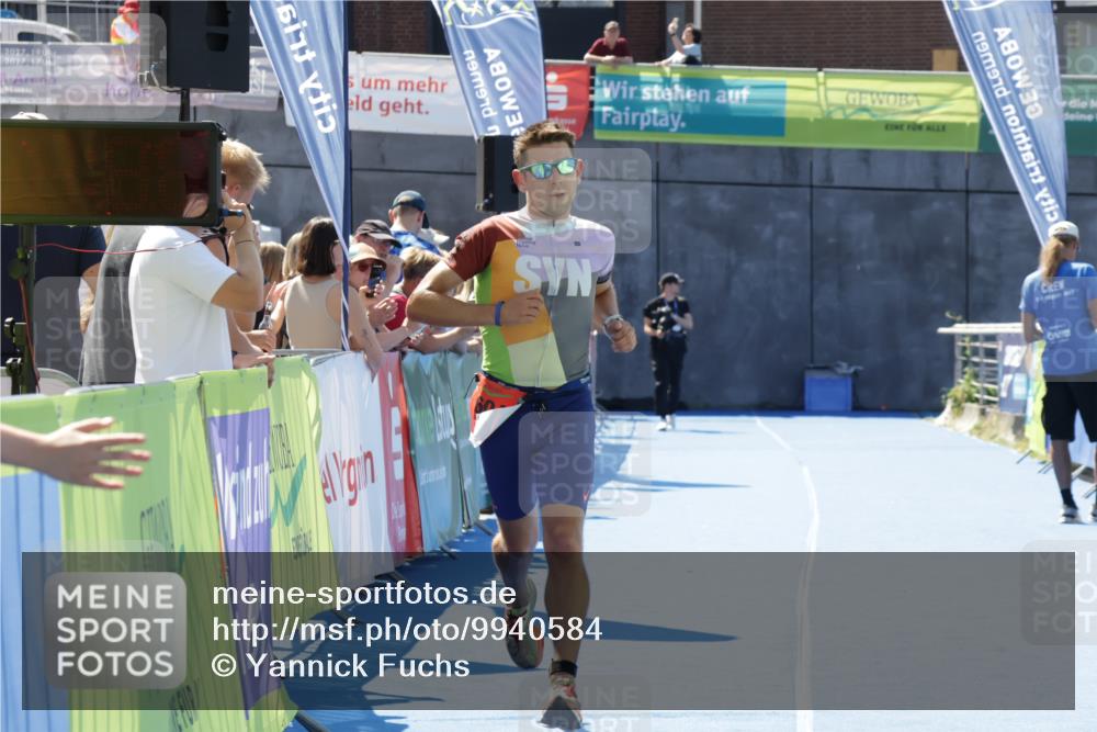 09.08.2026 - GEWOBA Citytriathlon Bremen Yannick Fuchs http://msf.ph/oto/9940584 09.08.2026 13:42:40 Ziel 604 meine-sportfotos.de
