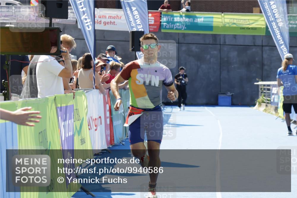09.08.2026 - GEWOBA Citytriathlon Bremen Yannick Fuchs http://msf.ph/oto/9940586 09.08.2026 13:42:41 Ziel 604 meine-sportfotos.de