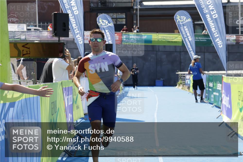 09.08.2026 - GEWOBA Citytriathlon Bremen Yannick Fuchs http://msf.ph/oto/9940588 09.08.2026 13:42:41 Ziel 604 meine-sportfotos.de