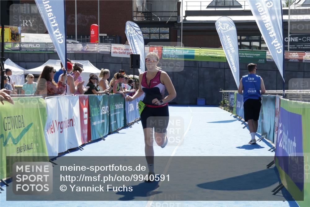 09.08.2026 - GEWOBA Citytriathlon Bremen Yannick Fuchs http://msf.ph/oto/9940591 09.08.2026 15:40:17 Ziel 214 meine-sportfotos.de