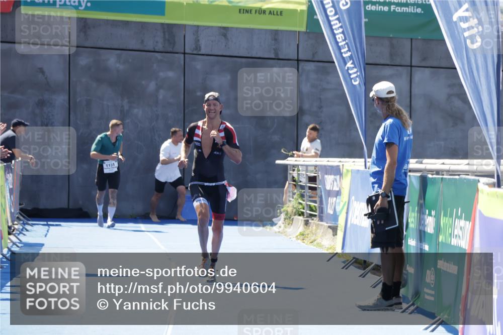 09.08.2026 - GEWOBA Citytriathlon Bremen Yannick Fuchs http://msf.ph/oto/9940604 09.08.2026 13:43:08 Ziel 787 meine-sportfotos.de