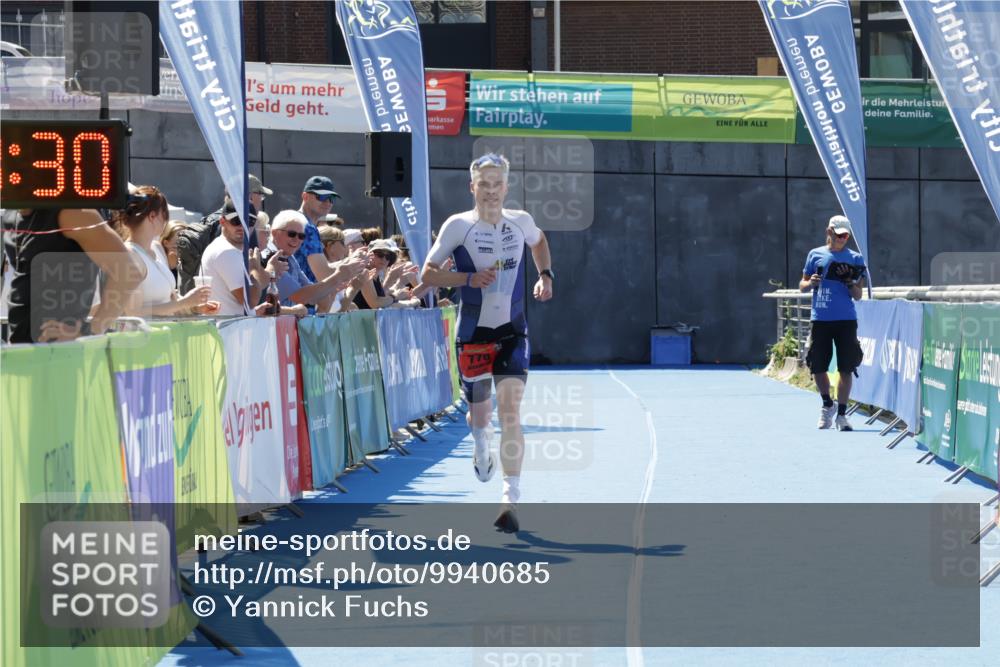 09.08.2026 - GEWOBA Citytriathlon Bremen Yannick Fuchs http://msf.ph/oto/9940685 09.08.2026 13:43:52 Ziel 770 meine-sportfotos.de