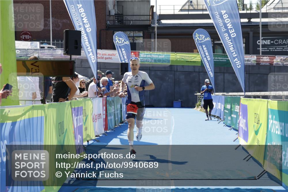09.08.2026 - GEWOBA Citytriathlon Bremen Yannick Fuchs http://msf.ph/oto/9940689 09.08.2026 13:43:53 Ziel 770 meine-sportfotos.de