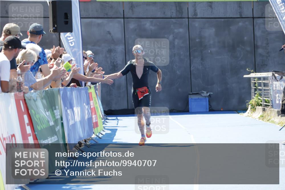 09.08.2026 - GEWOBA Citytriathlon Bremen Yannick Fuchs http://msf.ph/oto/9940707 09.08.2026 13:44:30 Ziel  meine-sportfotos.de