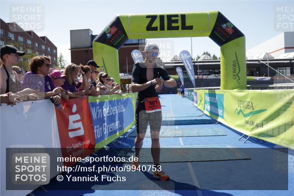 09.08.2026 - GEWOBA Citytriathlon Bremen Yannick Fuchs http://msf.ph/oto/9940753 09.08.2026 13:44:41 Ziel 557 meine-sportfotos.de