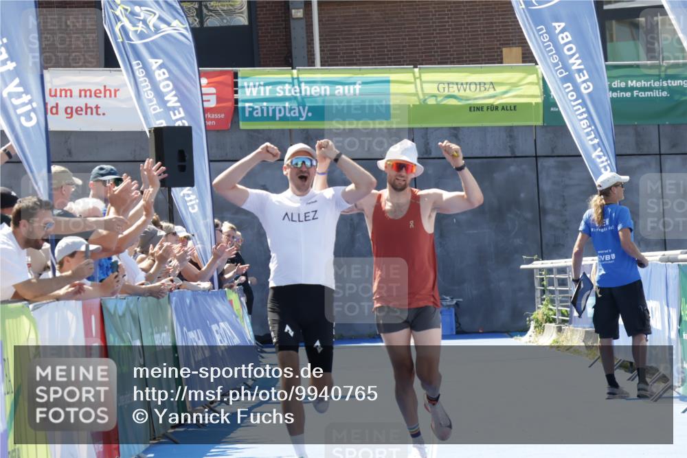 09.08.2026 - GEWOBA Citytriathlon Bremen Yannick Fuchs http://msf.ph/oto/9940765 09.08.2026 13:45:03 Ziel 1121 meine-sportfotos.de