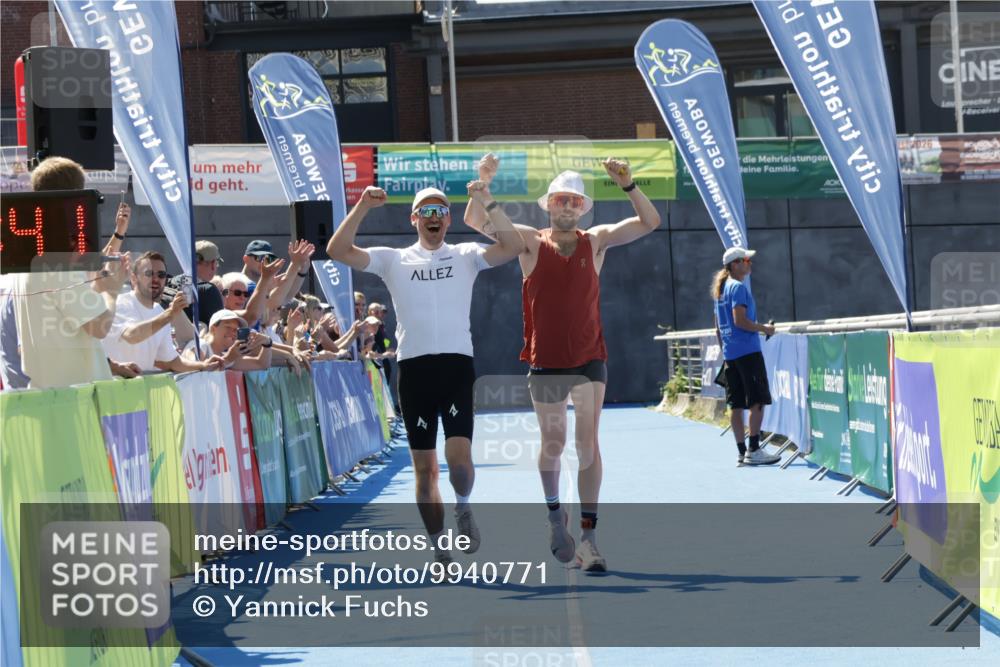 09.08.2026 - GEWOBA Citytriathlon Bremen Yannick Fuchs http://msf.ph/oto/9940771 09.08.2026 13:45:04 Ziel 1121 meine-sportfotos.de