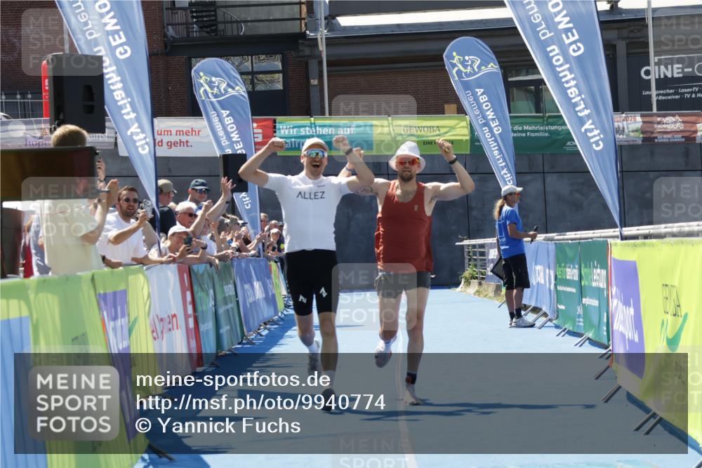 09.08.2026 - GEWOBA Citytriathlon Bremen Yannick Fuchs http://msf.ph/oto/9940774 09.08.2026 13:45:04 Ziel 1121 meine-sportfotos.de