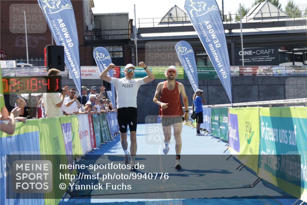 09.08.2026 - GEWOBA Citytriathlon Bremen Yannick Fuchs http://msf.ph/oto/9940776 09.08.2026 13:45:04 Ziel 1121 meine-sportfotos.de