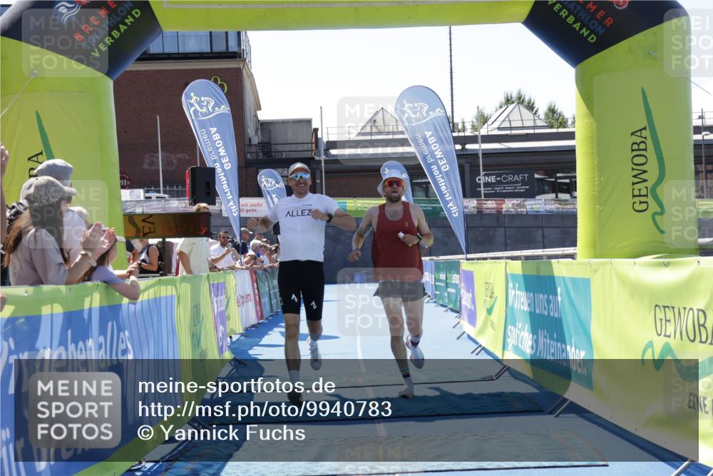 09.08.2026 - GEWOBA Citytriathlon Bremen Yannick Fuchs http://msf.ph/oto/9940783 09.08.2026 13:45:05 Ziel 1121 meine-sportfotos.de