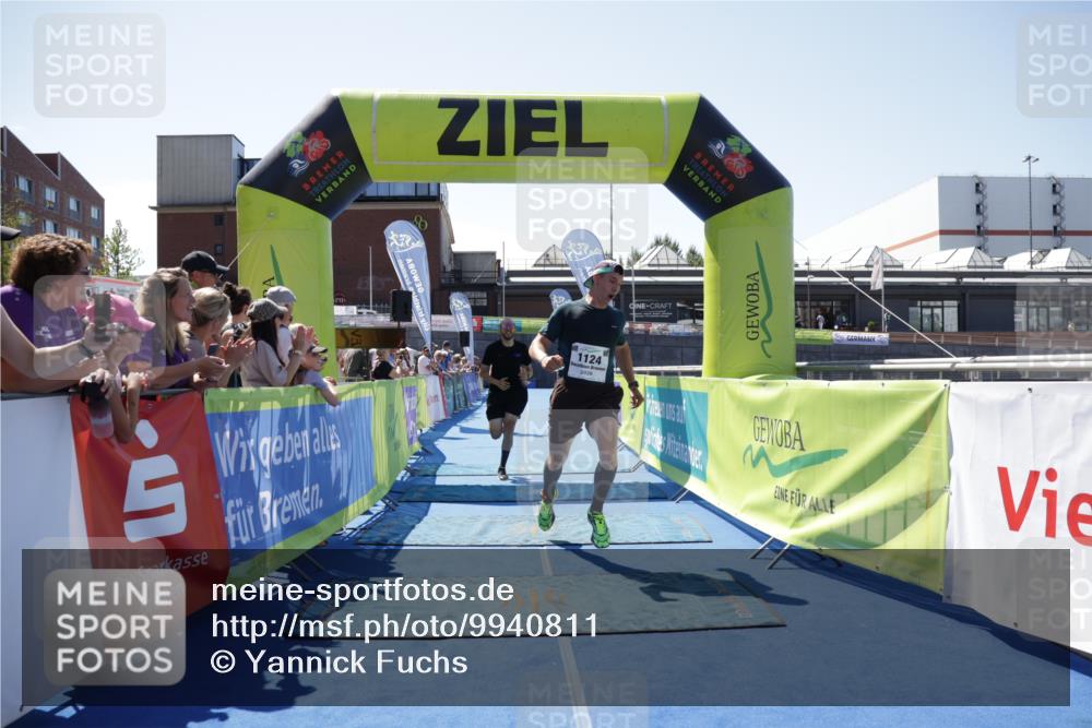 09.08.2026 - GEWOBA Citytriathlon Bremen Yannick Fuchs http://msf.ph/oto/9940811 09.08.2026 13:45:38 Ziel 1124 meine-sportfotos.de
