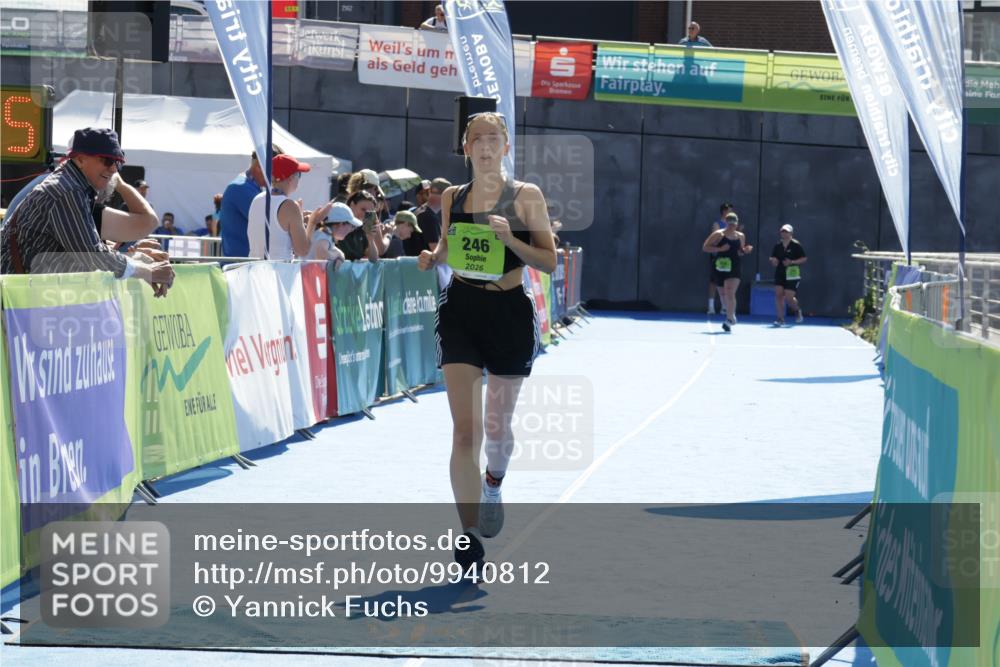 09.08.2026 - GEWOBA Citytriathlon Bremen Yannick Fuchs http://msf.ph/oto/9940812 09.08.2026 15:42:39 Ziel 246 meine-sportfotos.de