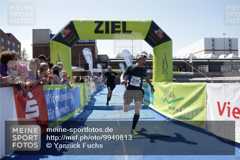 09.08.2026 - GEWOBA Citytriathlon Bremen Yannick Fuchs http://msf.ph/oto/9940813 09.08.2026 13:45:38 Ziel 1124 meine-sportfotos.de