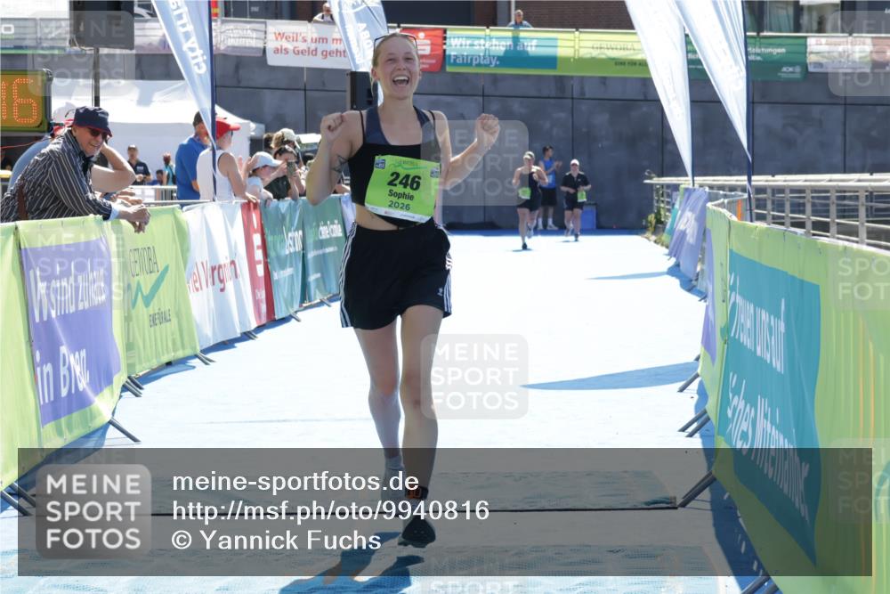 09.08.2026 - GEWOBA Citytriathlon Bremen Yannick Fuchs http://msf.ph/oto/9940816 09.08.2026 15:42:40 Ziel 246 meine-sportfotos.de