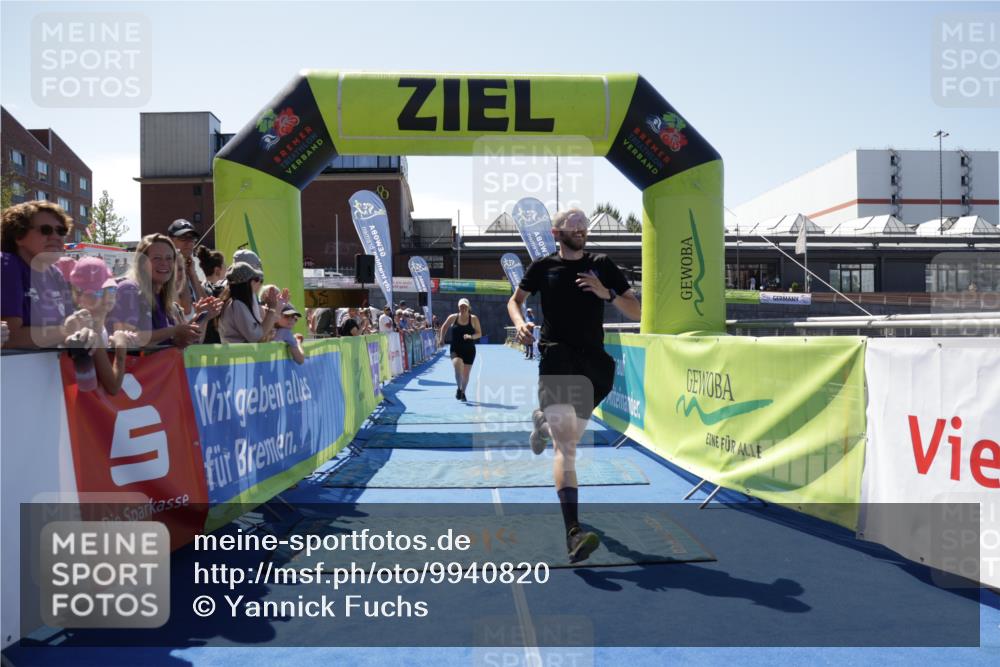 09.08.2026 - GEWOBA Citytriathlon Bremen Yannick Fuchs http://msf.ph/oto/9940820 09.08.2026 13:45:39 Ziel 1124 meine-sportfotos.de