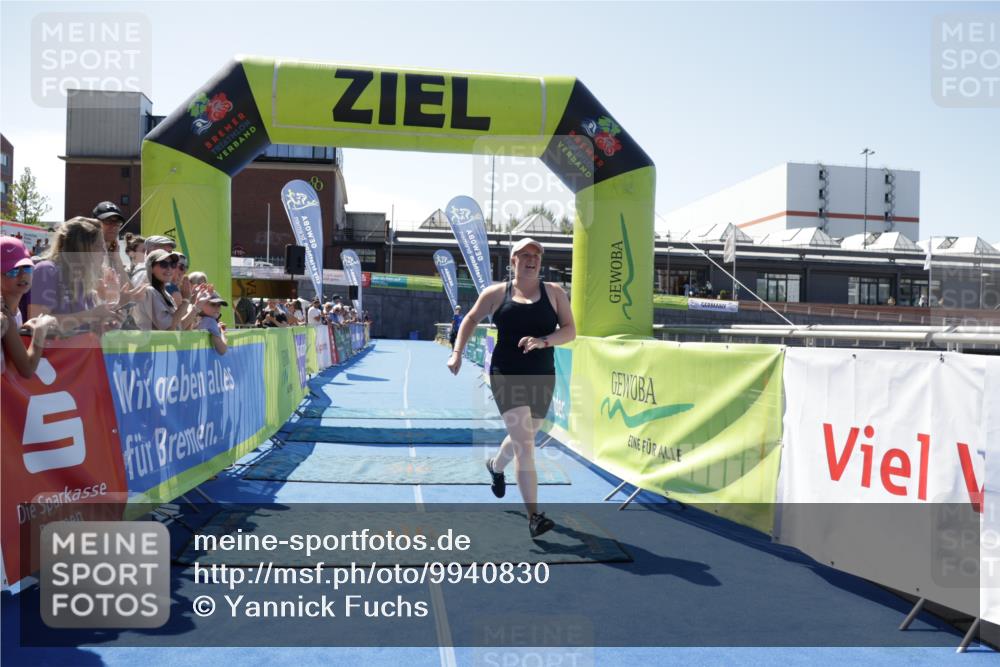 09.08.2026 - GEWOBA Citytriathlon Bremen Yannick Fuchs http://msf.ph/oto/9940830 09.08.2026 13:45:41 Ziel 1124 meine-sportfotos.de