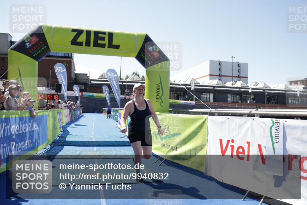 09.08.2026 - GEWOBA Citytriathlon Bremen Yannick Fuchs http://msf.ph/oto/9940832 09.08.2026 13:45:41 Ziel 1124 meine-sportfotos.de