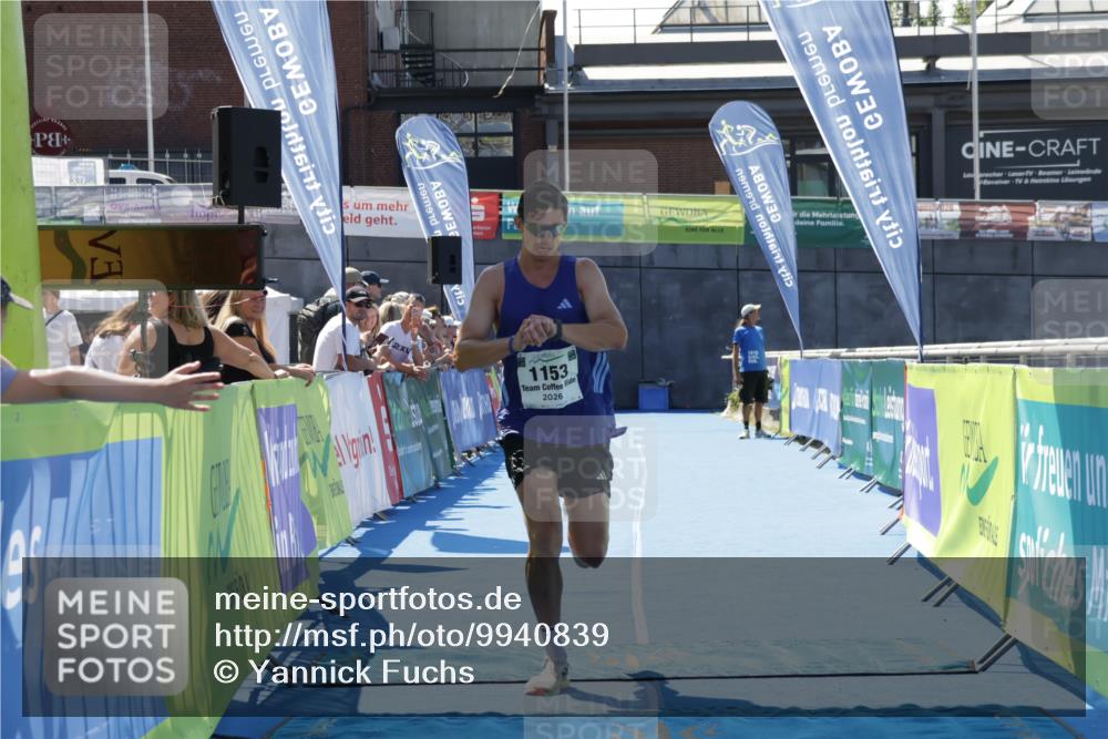 09.08.2026 - GEWOBA Citytriathlon Bremen Yannick Fuchs http://msf.ph/oto/9940839 09.08.2026 13:46:17 Ziel 1153 meine-sportfotos.de