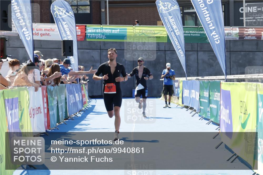 09.08.2026 - GEWOBA Citytriathlon Bremen Yannick Fuchs http://msf.ph/oto/9940861 09.08.2026 13:46:55 Ziel 595, 682 meine-sportfotos.de