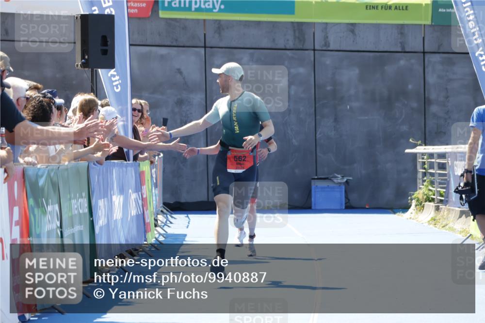 09.08.2026 - GEWOBA Citytriathlon Bremen Yannick Fuchs http://msf.ph/oto/9940887 09.08.2026 13:48:04 Ziel 562, 789 meine-sportfotos.de