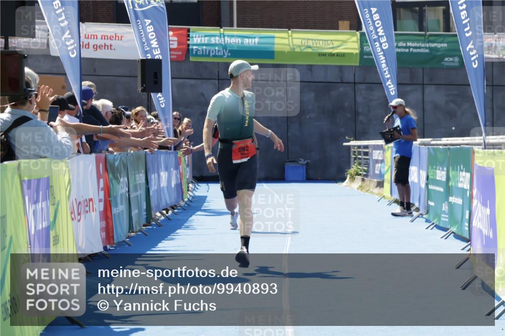 09.08.2026 - GEWOBA Citytriathlon Bremen Yannick Fuchs http://msf.ph/oto/9940893 09.08.2026 13:48:05 Ziel 562, 789 meine-sportfotos.de