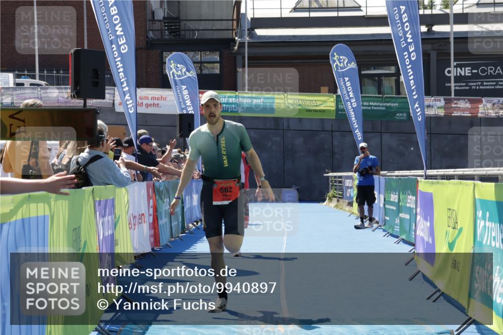 09.08.2026 - GEWOBA Citytriathlon Bremen Yannick Fuchs http://msf.ph/oto/9940897 09.08.2026 13:48:07 Ziel 562, 789 meine-sportfotos.de