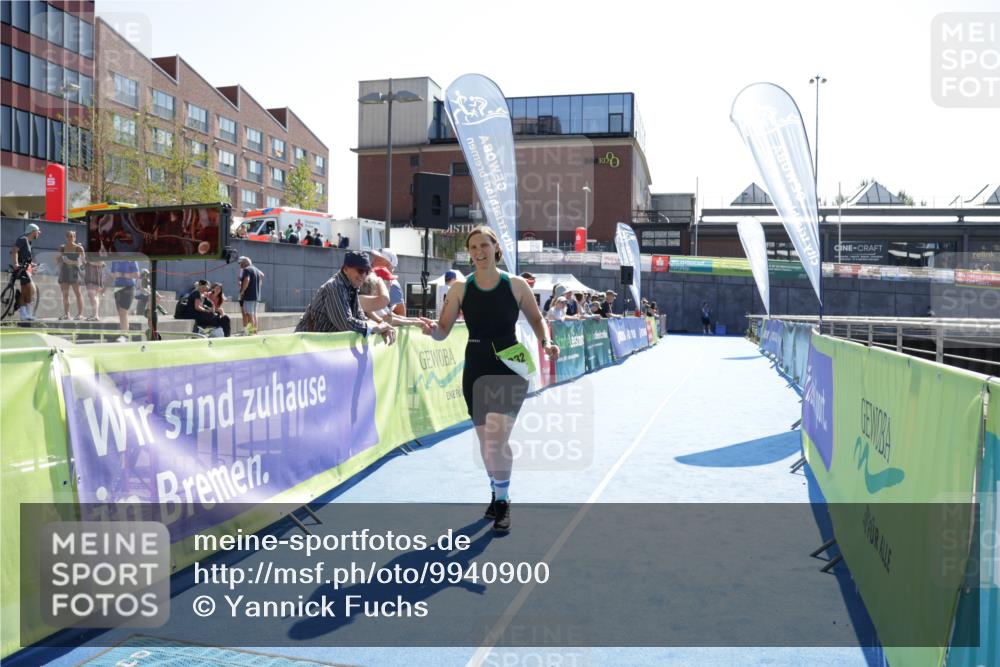 09.08.2026 - GEWOBA Citytriathlon Bremen Yannick Fuchs http://msf.ph/oto/9940900 09.08.2026 15:43:37 Ziel 332 meine-sportfotos.de