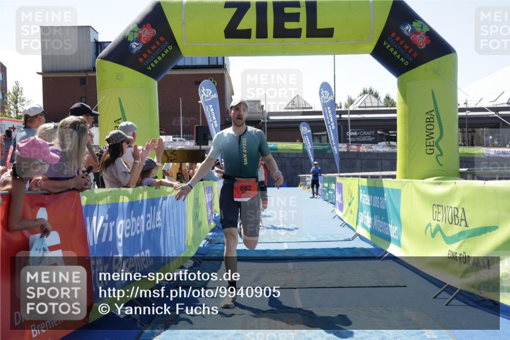 09.08.2026 - GEWOBA Citytriathlon Bremen Yannick Fuchs http://msf.ph/oto/9940905 09.08.2026 13:48:08 Ziel 562, 789 meine-sportfotos.de
