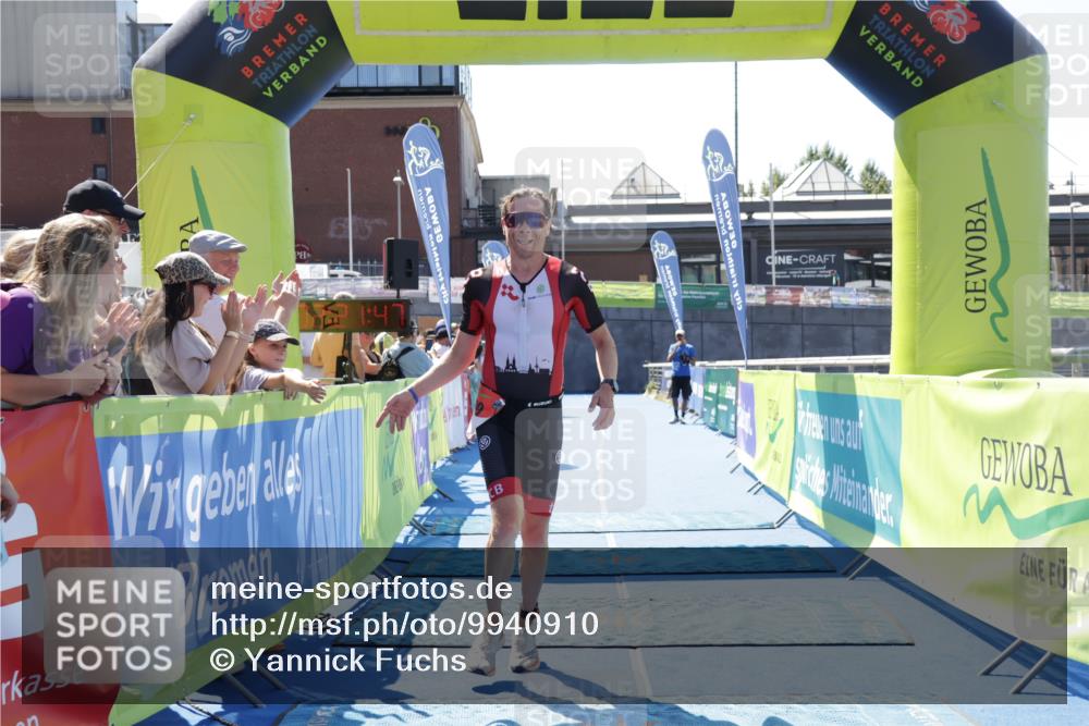09.08.2026 - GEWOBA Citytriathlon Bremen Yannick Fuchs http://msf.ph/oto/9940910 09.08.2026 13:48:10 Ziel 562, 789 meine-sportfotos.de