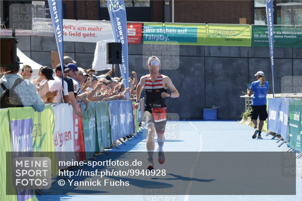 09.08.2026 - GEWOBA Citytriathlon Bremen Yannick Fuchs http://msf.ph/oto/9940928 09.08.2026 13:48:54 Ziel 601 meine-sportfotos.de