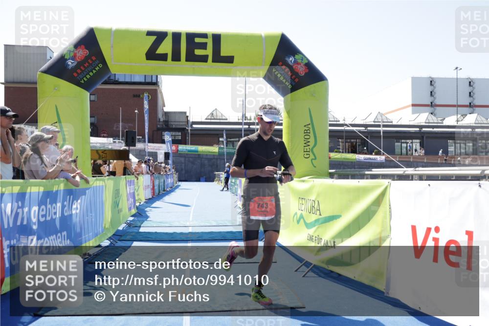 09.08.2026 - GEWOBA Citytriathlon Bremen Yannick Fuchs http://msf.ph/oto/9941010 09.08.2026 13:50:02 Ziel 743 meine-sportfotos.de