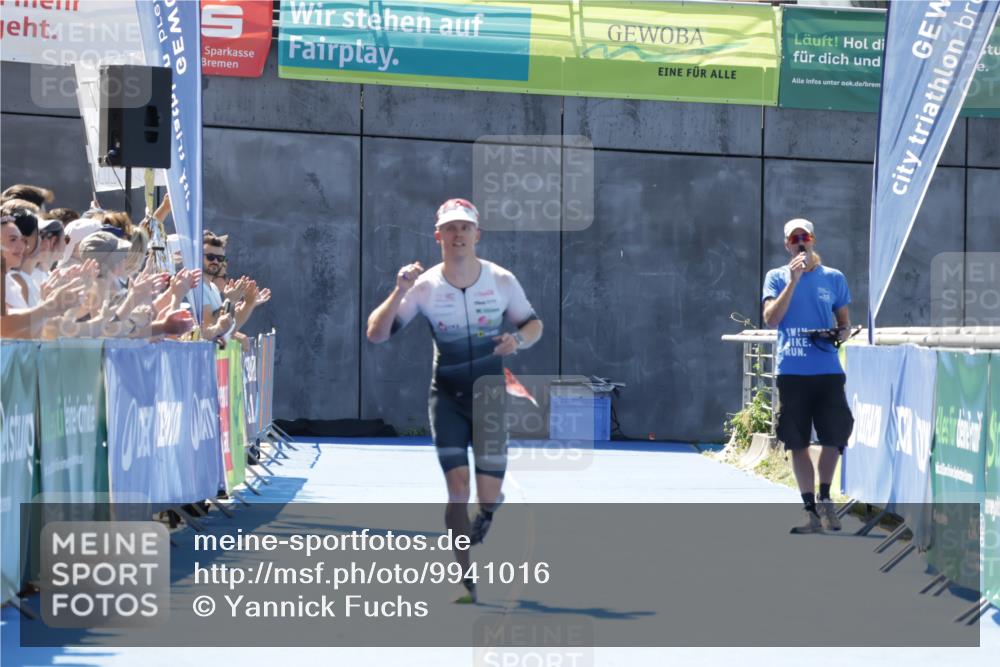 09.08.2026 - GEWOBA Citytriathlon Bremen Yannick Fuchs http://msf.ph/oto/9941016 09.08.2026 13:50:24 Ziel 560 meine-sportfotos.de