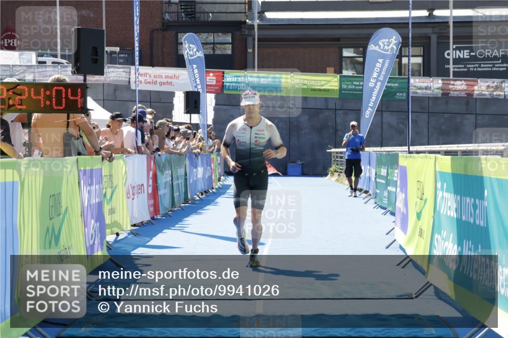 09.08.2026 - GEWOBA Citytriathlon Bremen Yannick Fuchs http://msf.ph/oto/9941026 09.08.2026 13:50:27 Ziel 560 meine-sportfotos.de