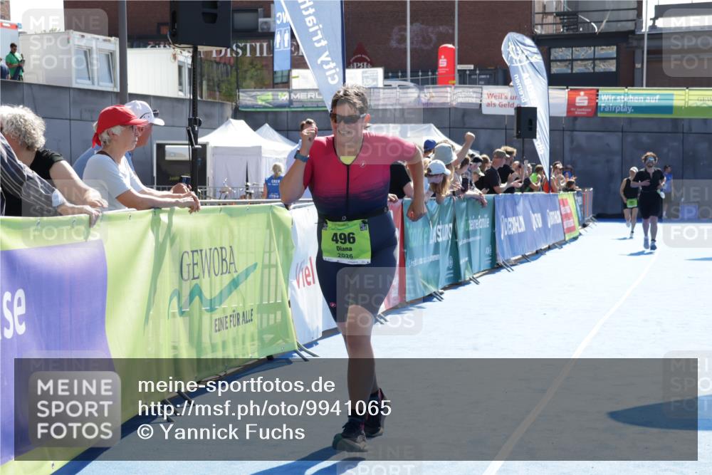 09.08.2026 - GEWOBA Citytriathlon Bremen Yannick Fuchs http://msf.ph/oto/9941065 09.08.2026 15:44:53 Ziel 496 meine-sportfotos.de