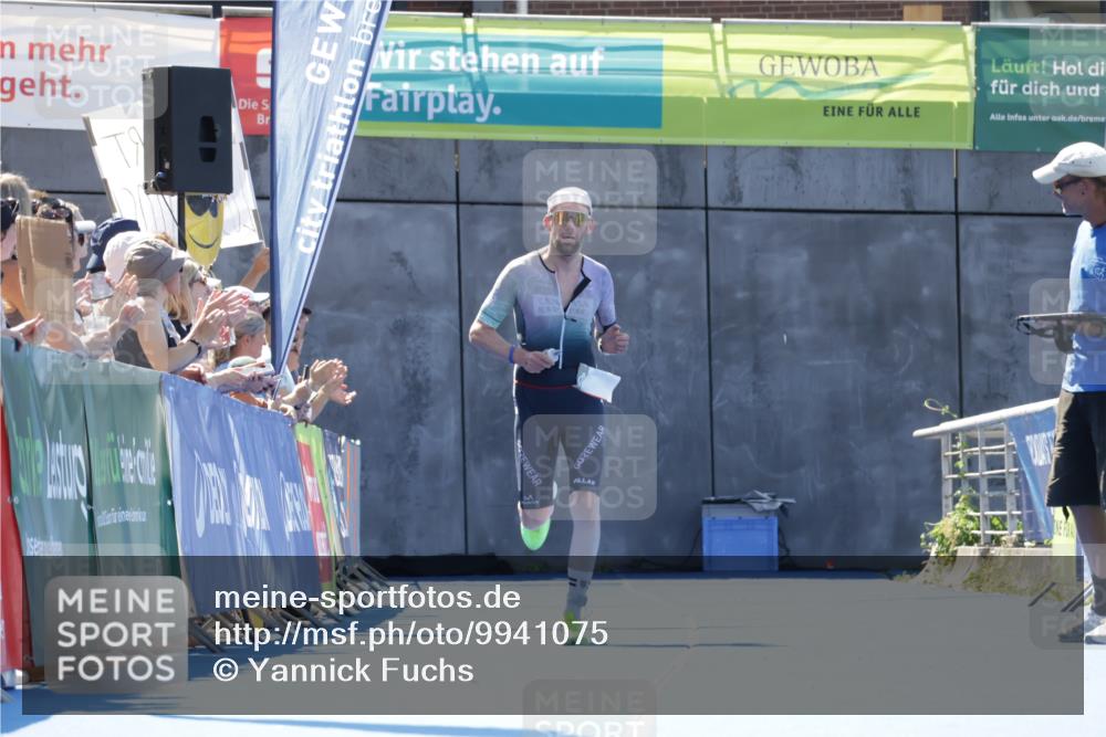 09.08.2026 - GEWOBA Citytriathlon Bremen Yannick Fuchs http://msf.ph/oto/9941075 09.08.2026 13:51:13 Ziel 767 meine-sportfotos.de