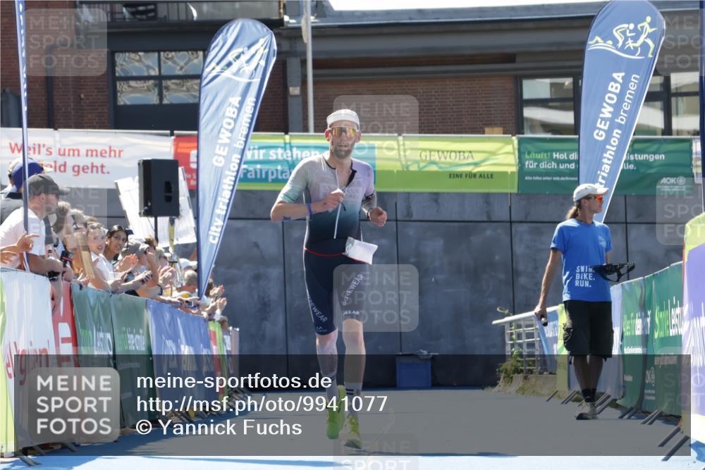 09.08.2026 - GEWOBA Citytriathlon Bremen Yannick Fuchs http://msf.ph/oto/9941077 09.08.2026 13:51:16 Ziel 767 meine-sportfotos.de