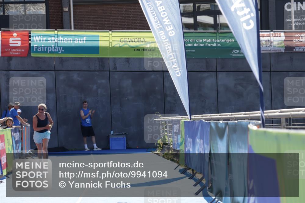 09.08.2026 - GEWOBA Citytriathlon Bremen Yannick Fuchs http://msf.ph/oto/9941094 09.08.2026 15:45:43 Ziel  meine-sportfotos.de